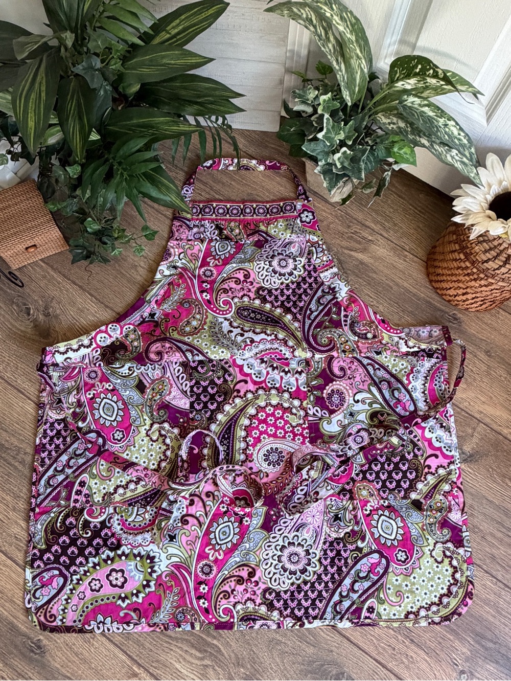 Vera Bradley Very Berry Paisley Apron Rare & Retired Pattern – Birthday Gift - Picture 2 of 9